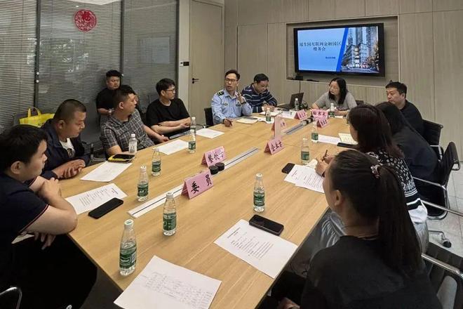 zoty中欧官方网站白领“吐槽”楼下油烟味成果……这波处理成绩的操纵太秀了！丨营(图3)