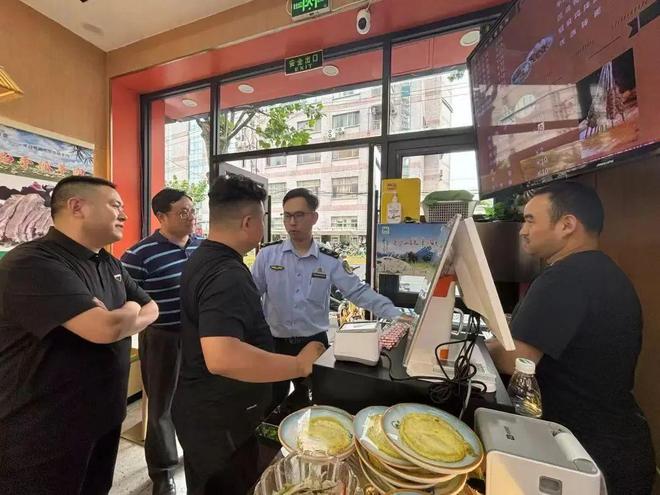 zoty中欧官方网站白领“吐槽”楼下油烟味成果……这波处理成绩的操纵太秀了！丨营(图4)